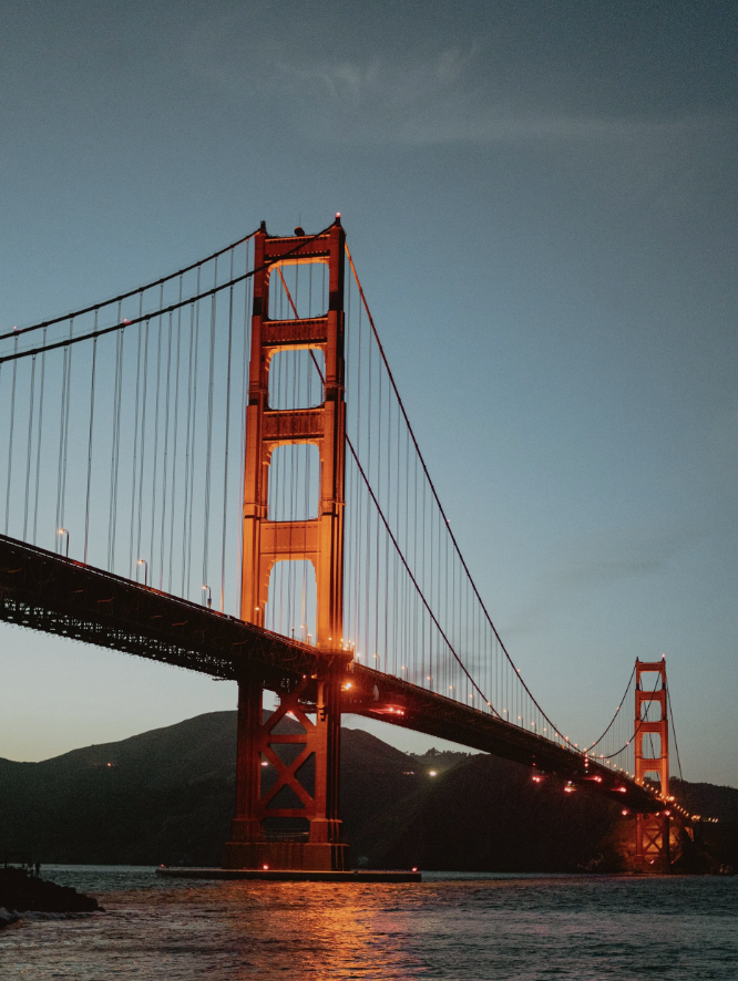 Golden Gate Bridge at dusk